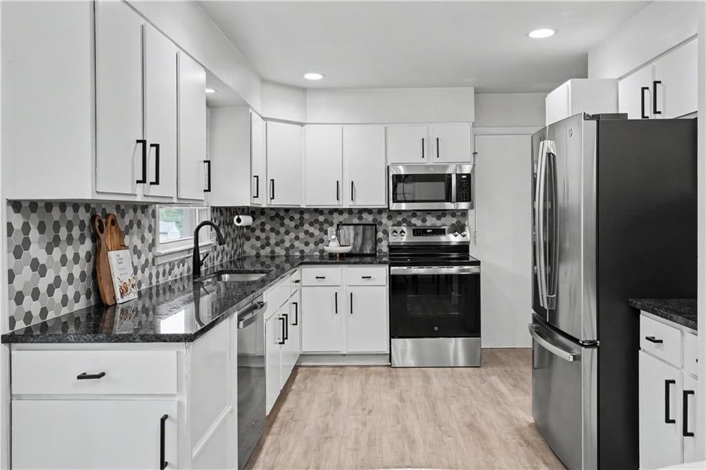 6704 Woodward Street — photo 9