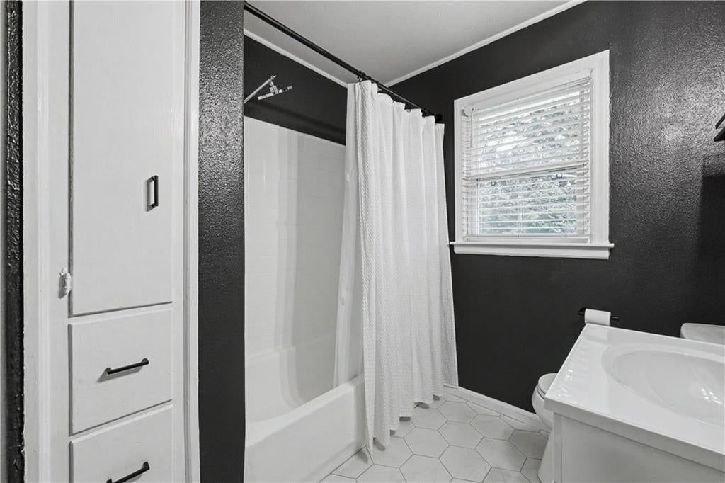 6704 Woodward Street — photo 24
