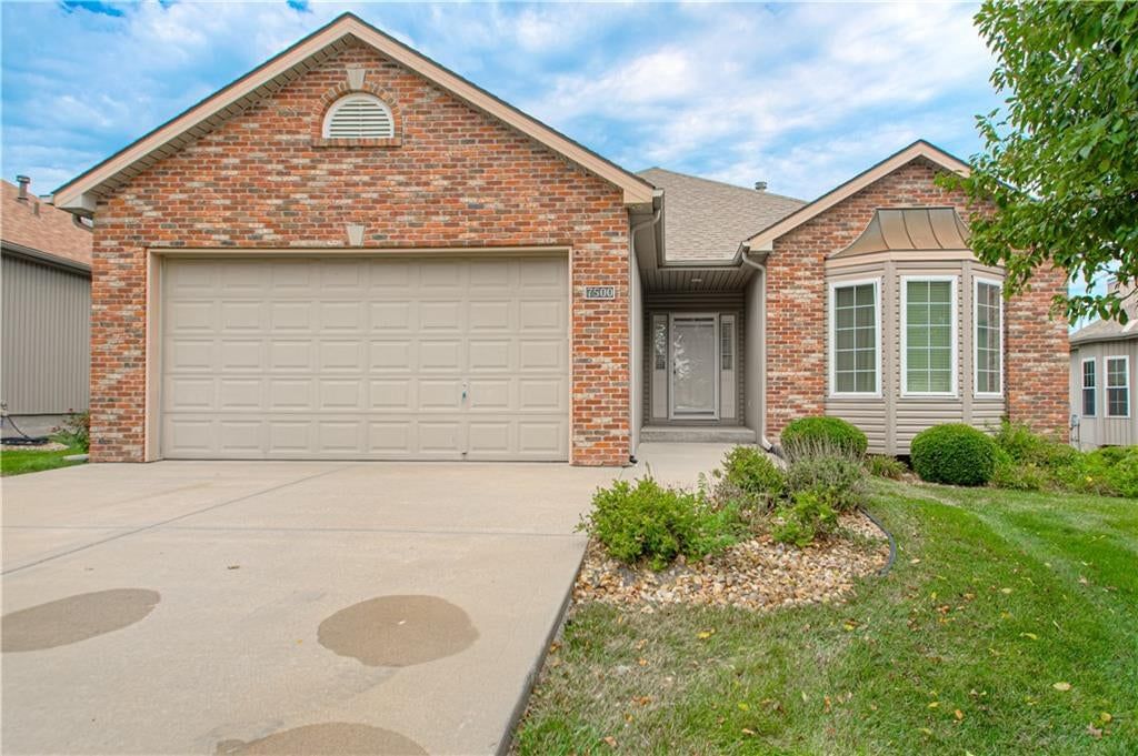 Photo 2 of 29 - 7500 NE 113th Street, Kansas City, MO 64157