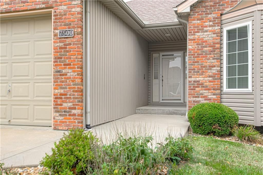 Photo 4 of 29 - 7500 NE 113th Street, Kansas City, MO 64157