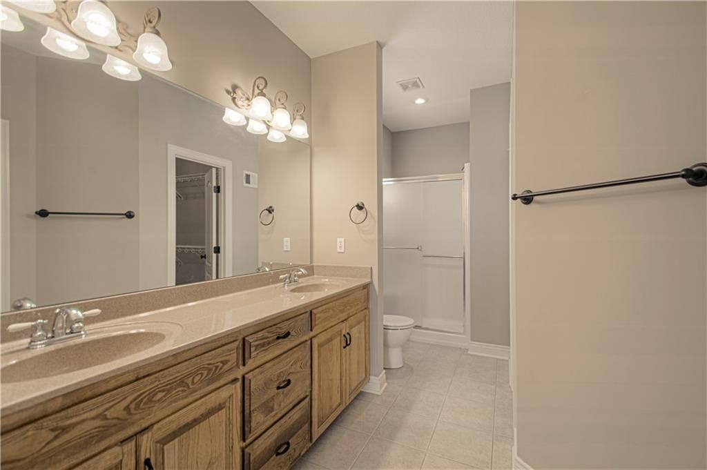 Photo 12 of 29 - 7500 NE 113th Street, Kansas City, MO 64157