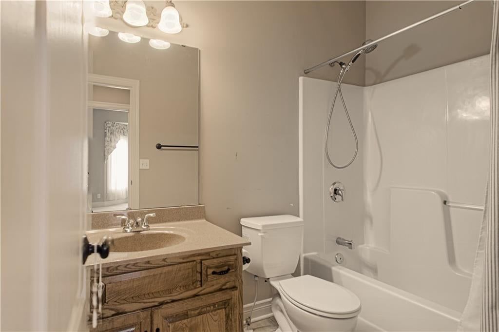 Photo 17 of 29 - 7500 NE 113th Street, Kansas City, MO 64157