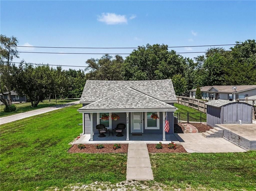 320 Elm Street — photo 2