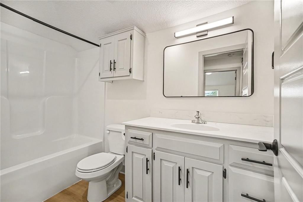 320 Elm Street — photo 16