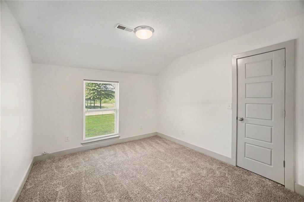 320 Elm Street — photo 17