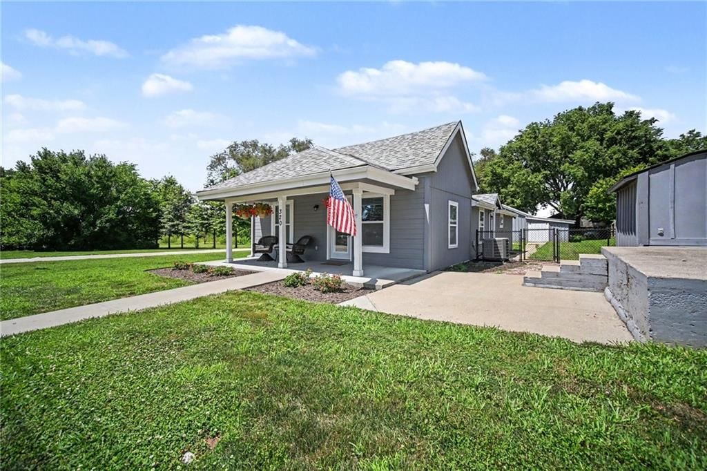320 Elm Street — photo 26