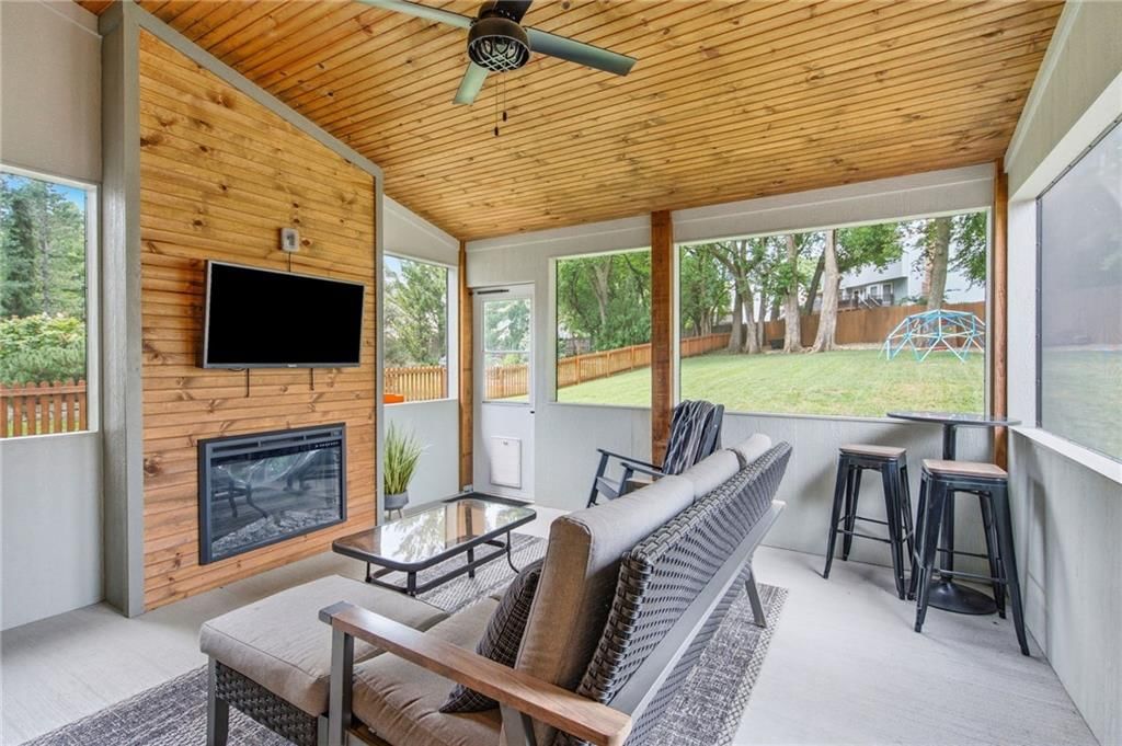 14712 W 81st Street — photo 32