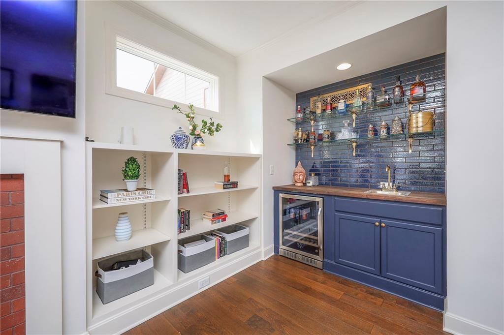716 W 45th Street — photo 13