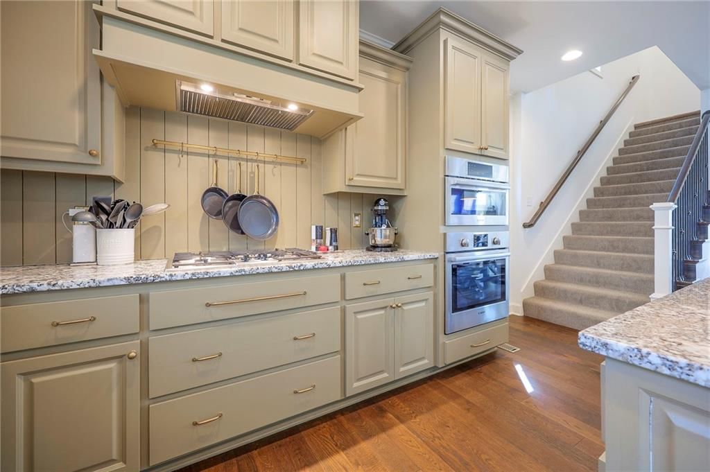 716 W 45th Street — photo 21