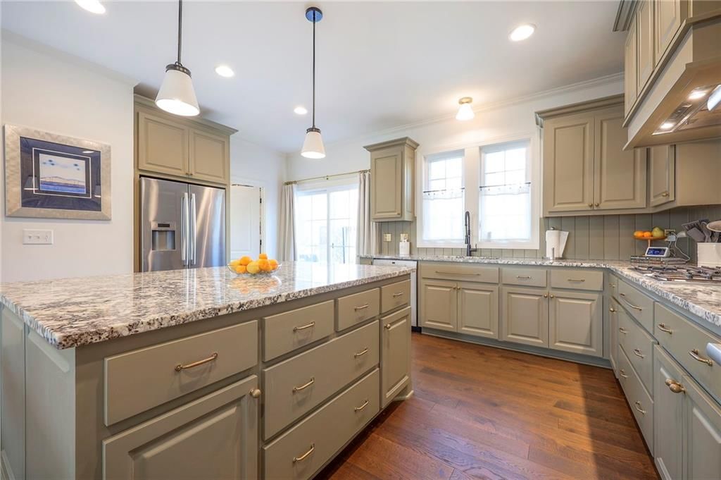 716 W 45th Street — photo 23