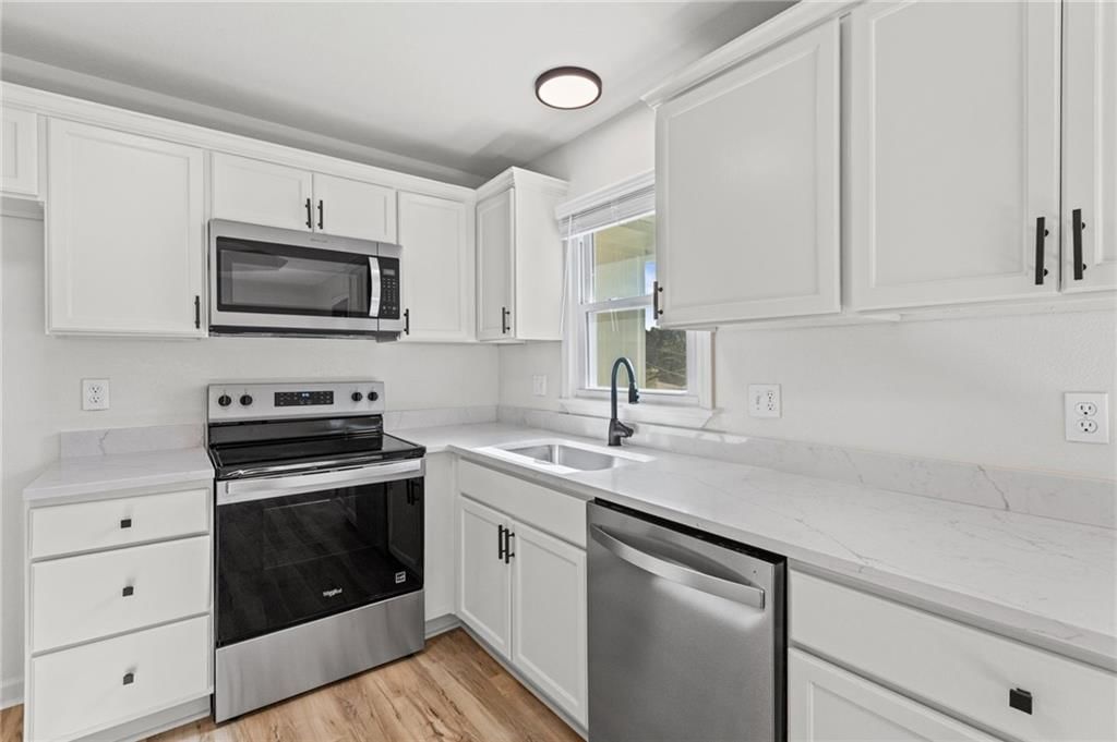 16209 Speaker Avenue — photo 9