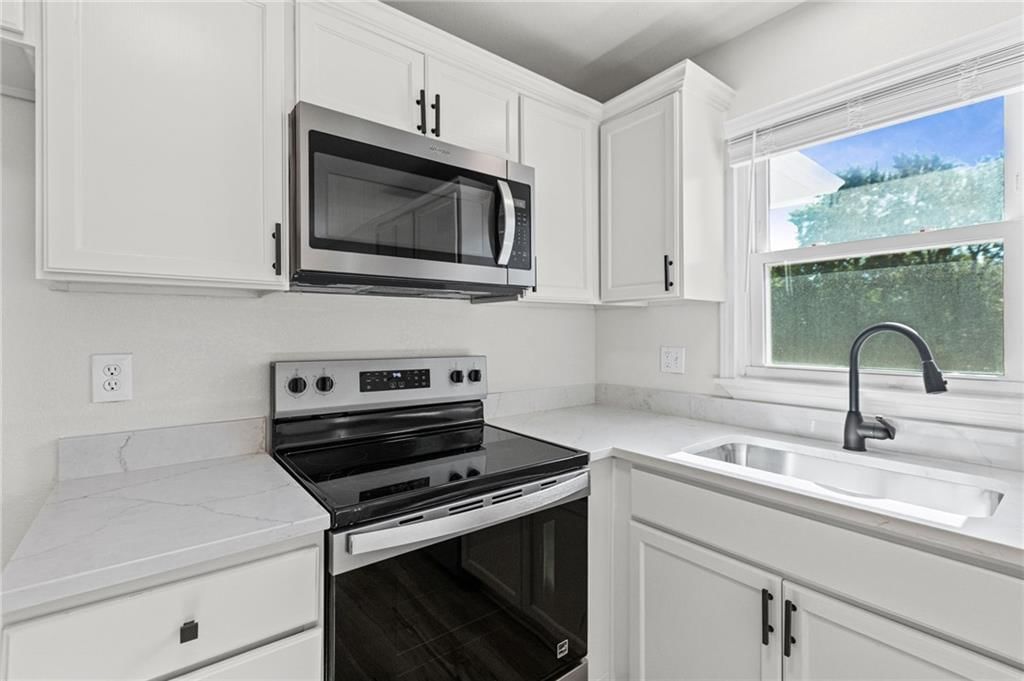 16209 Speaker Avenue — photo 10