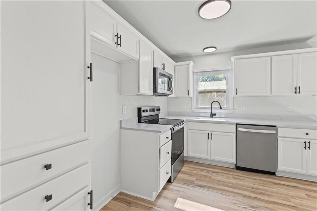 16209 Speaker Avenue — photo 11