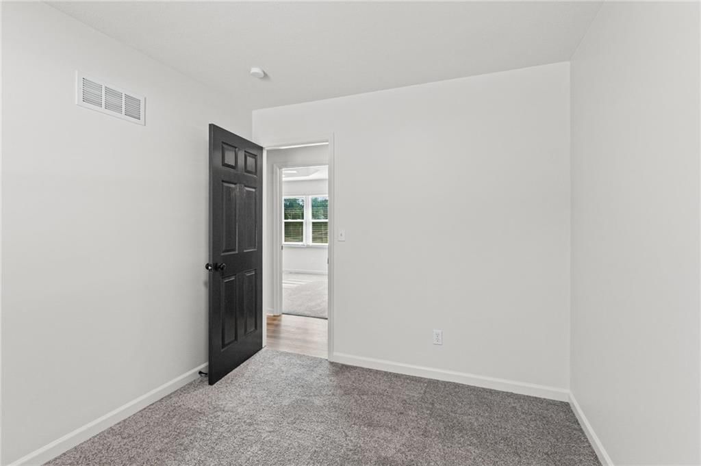 16209 Speaker Avenue — photo 13