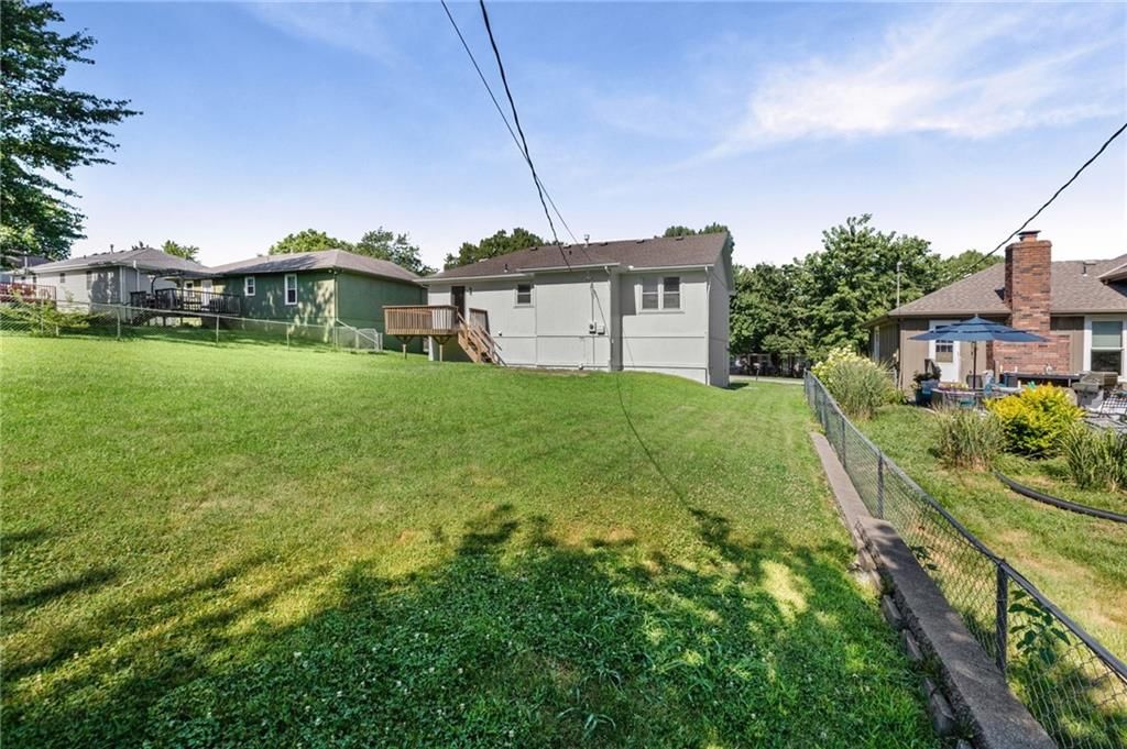 16209 Speaker Avenue — photo 32