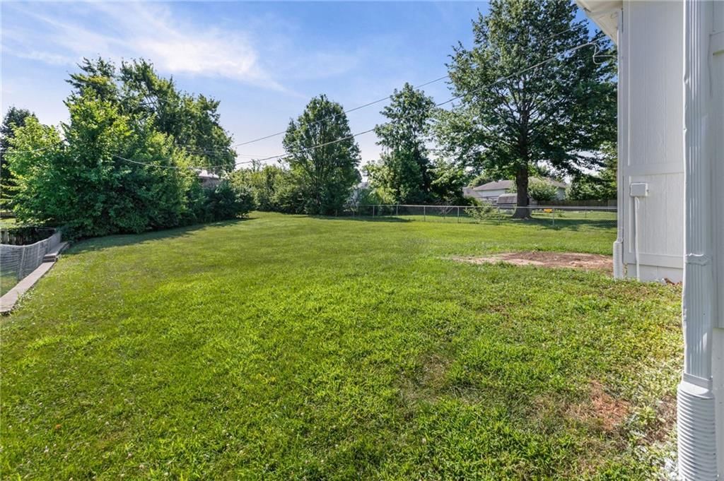 16209 Speaker Avenue — photo 33