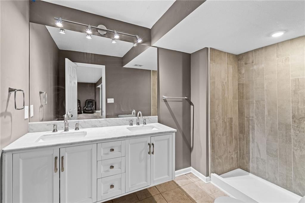 7400 N Granby Avenue — photo 28