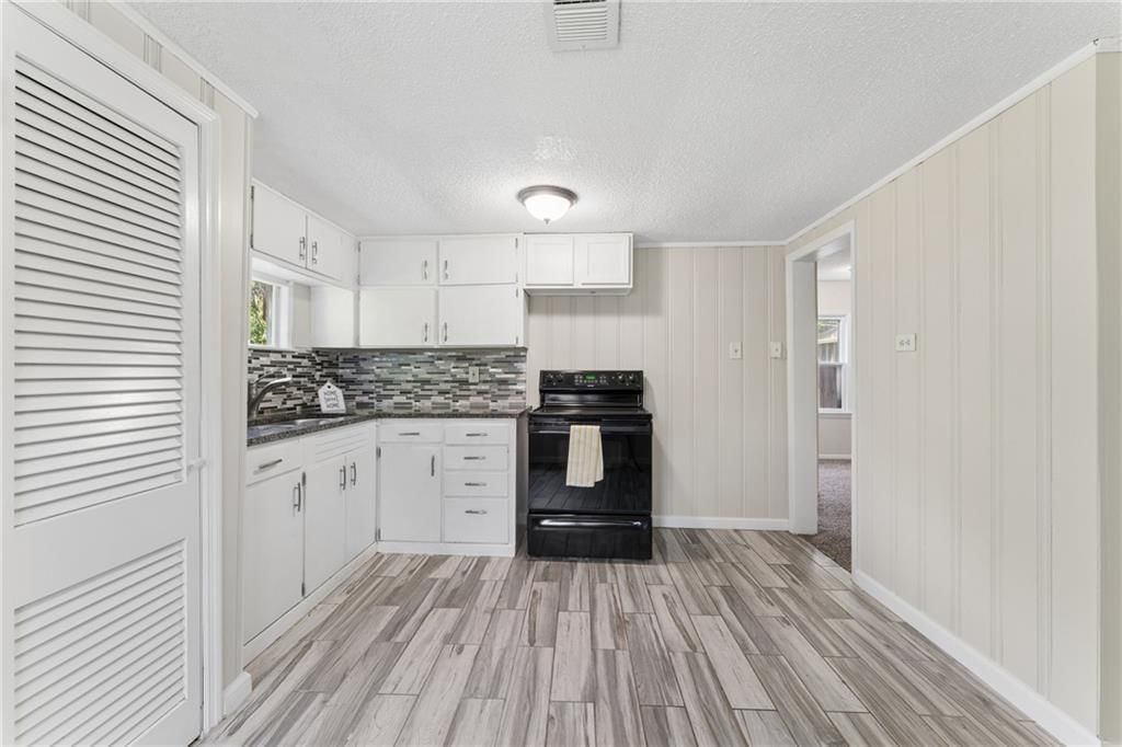 8110 Walnut Street — photo 37