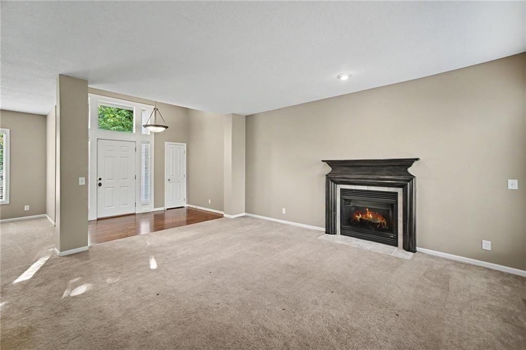 15820 Briar Street — photo 4