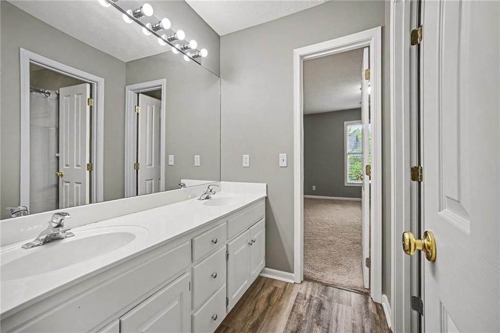 15820 Briar Street — photo 21