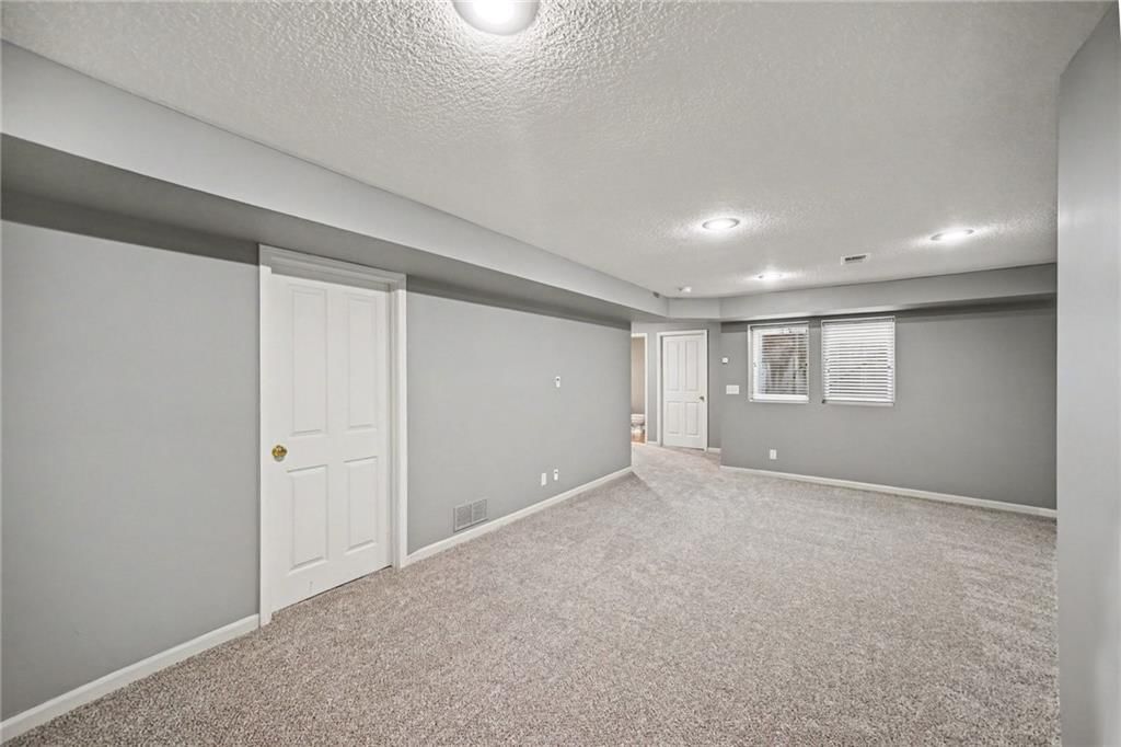 15820 Briar Street — photo 27