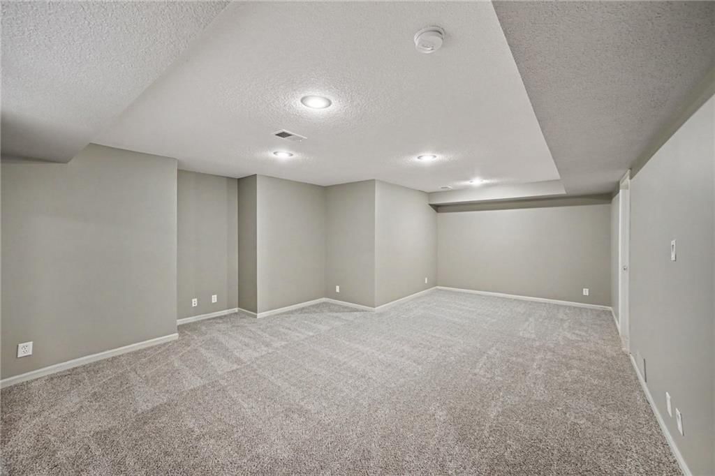 15820 Briar Street — photo 28
