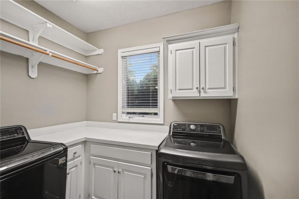 15820 Briar Street — photo 32