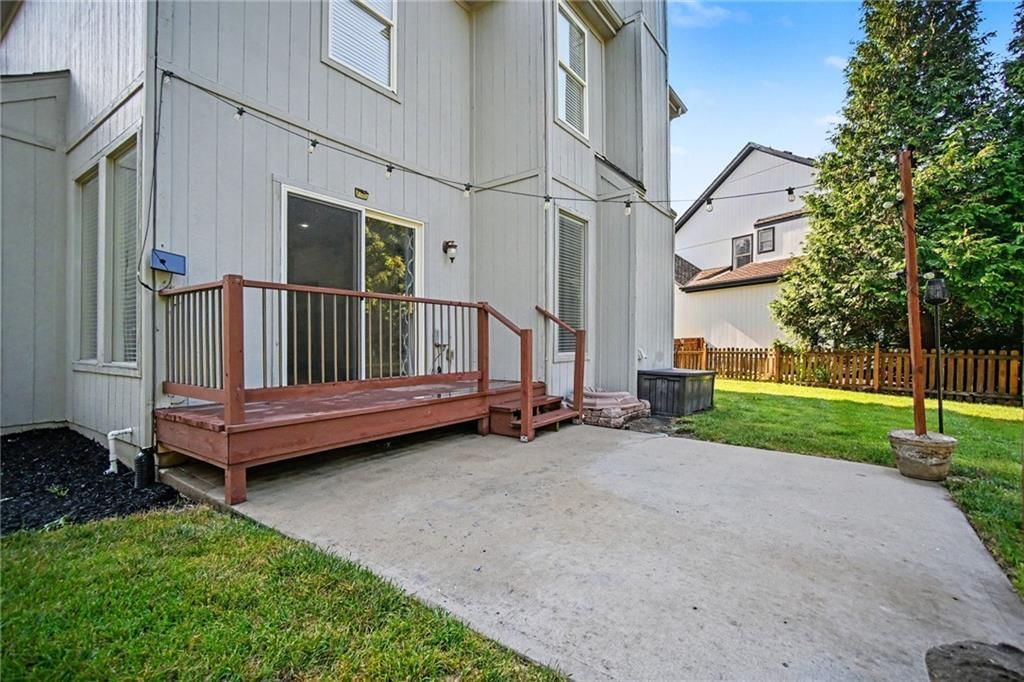 15820 Briar Street — photo 35