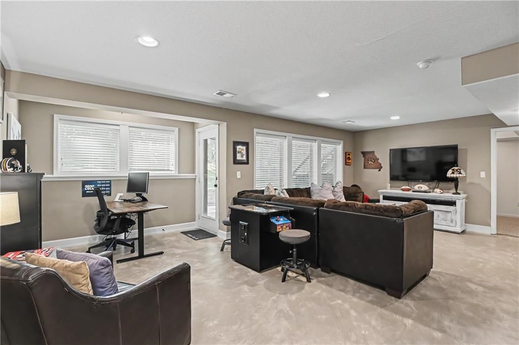 14155 NW 68th Street — photo 37