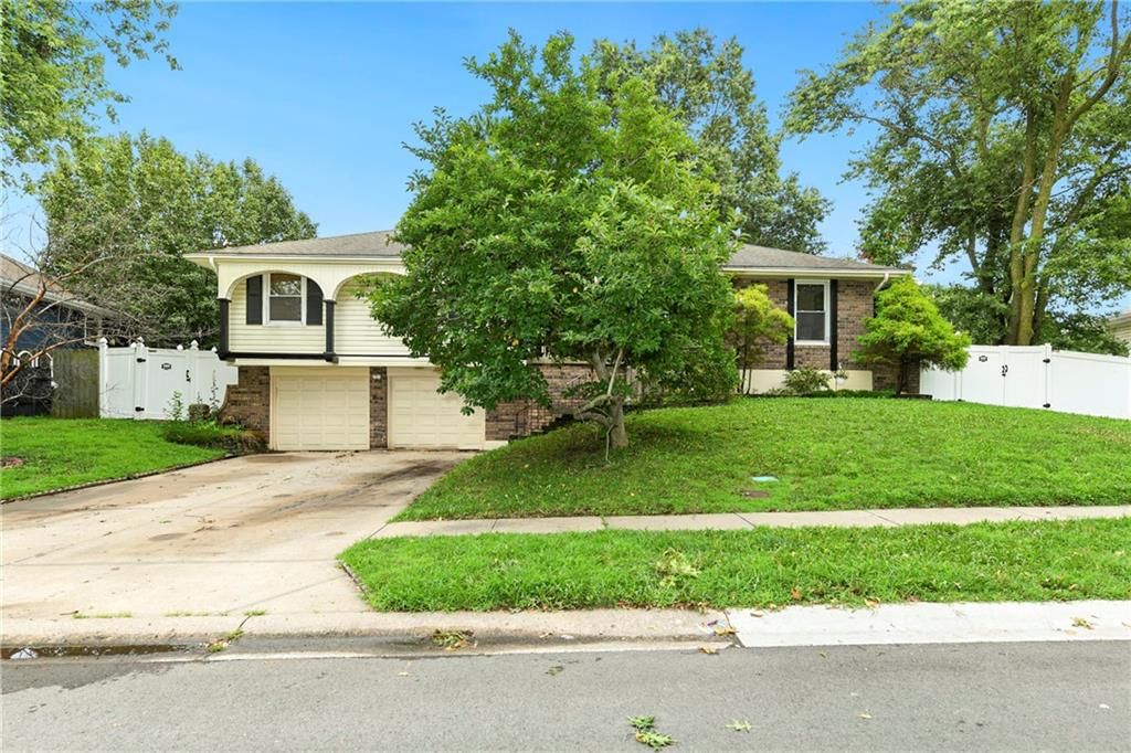 16505 Greenwald Drive — photo 2