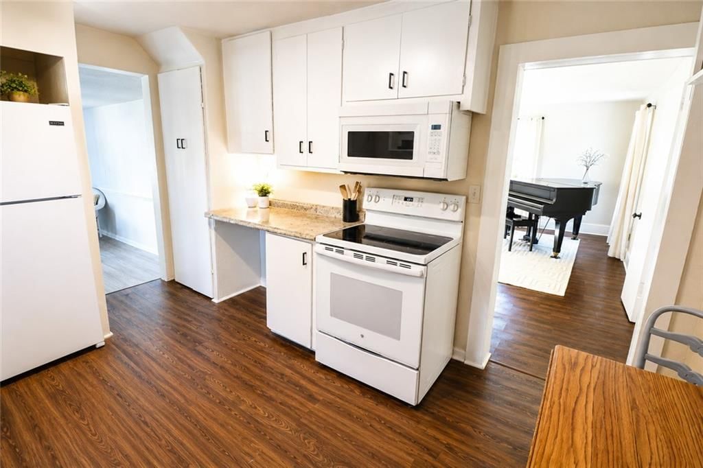 405 Russell Street — photo 8