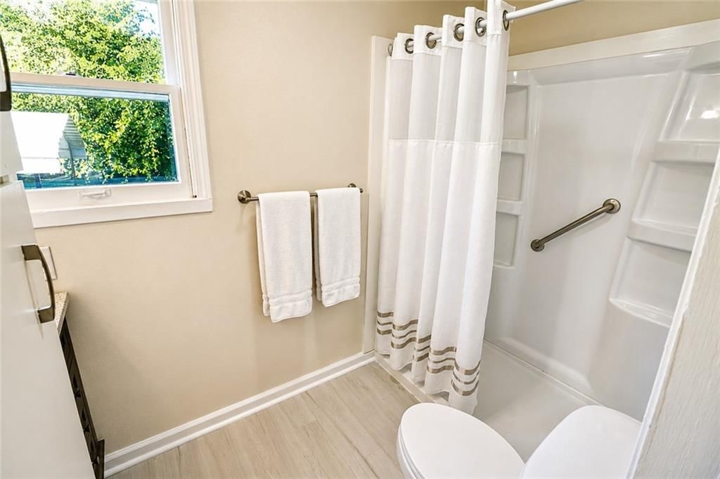405 Russell Street — photo 10
