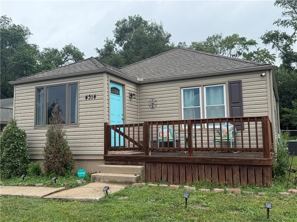 4314 NE 38th Street — photo 3