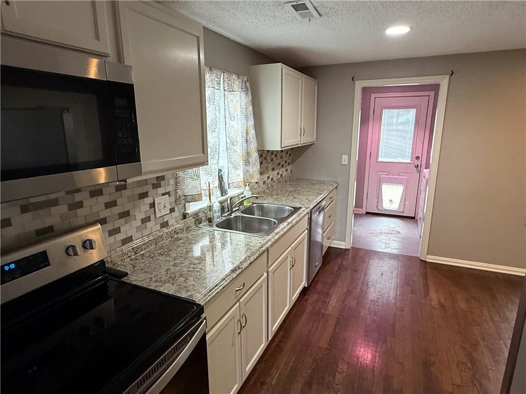 4314 NE 38th Street — photo 9