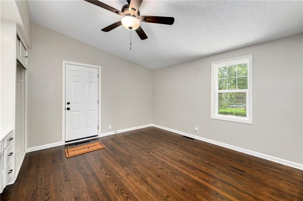 7132 Parallel Parkway — photo 9