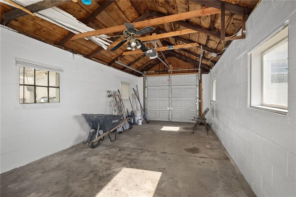 2703 Monterey Street — photo 32