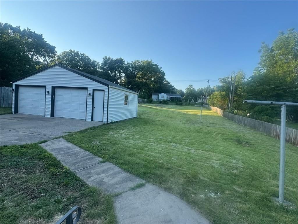 1000 W 27th Street — photo 18