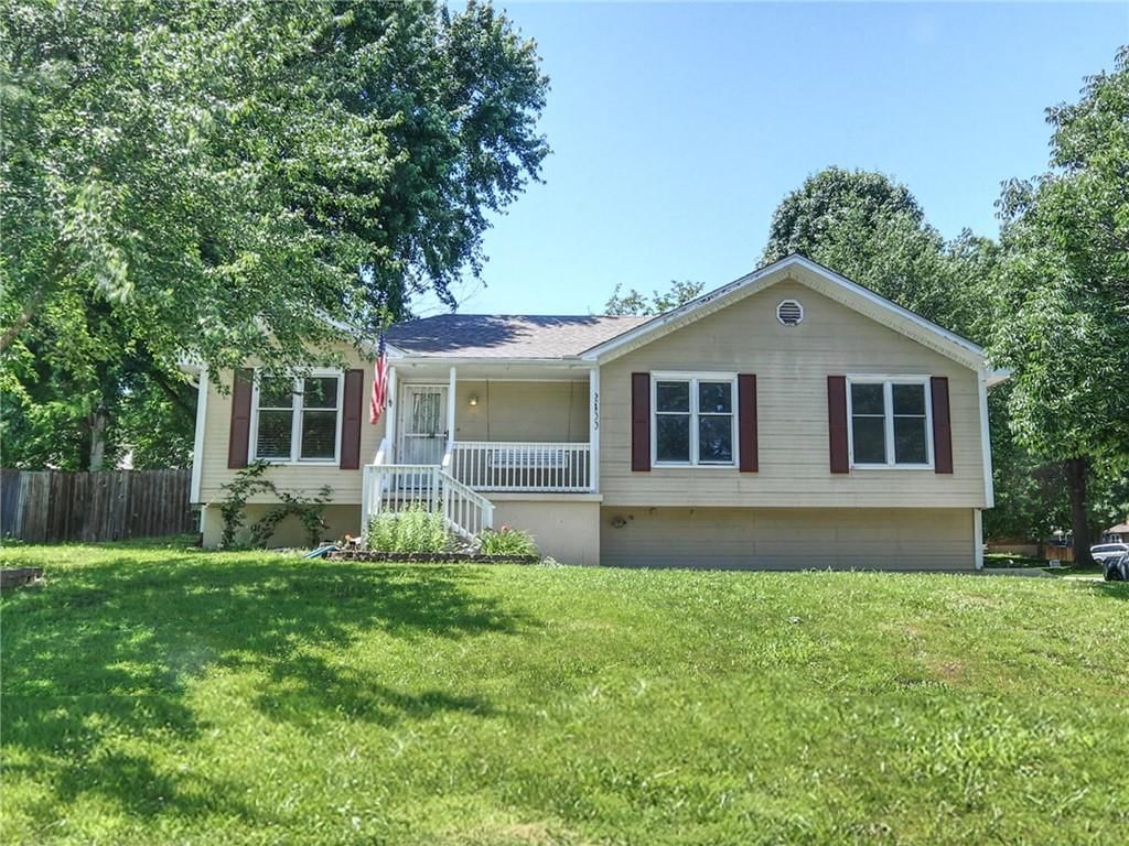 2400 S Park Avenue — photo 1
