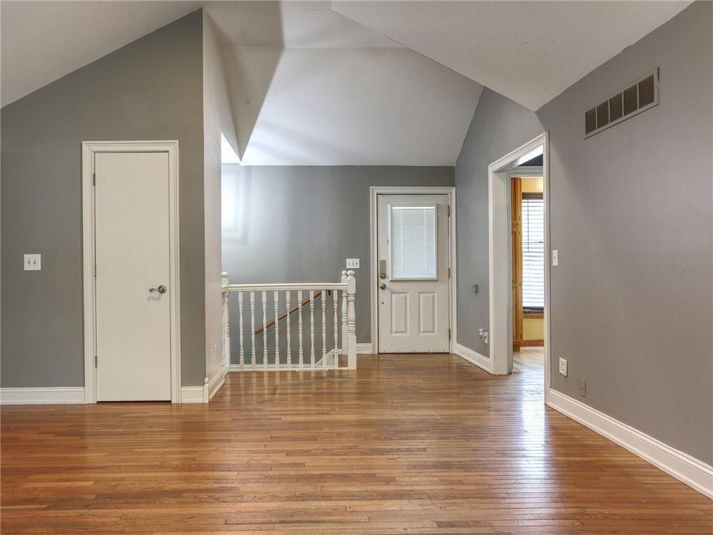 2400 S Park Avenue — photo 4