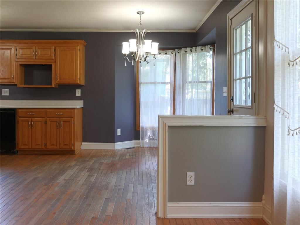 2400 S Park Avenue — photo 7