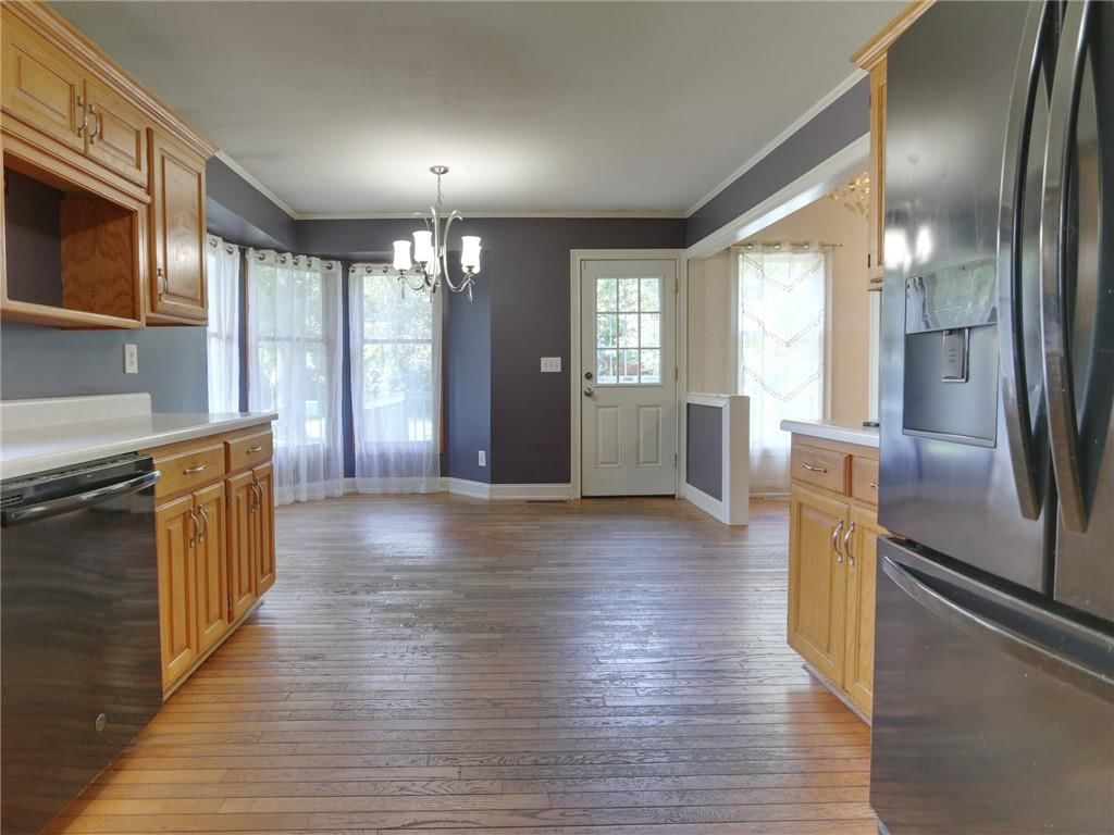 2400 S Park Avenue — photo 9