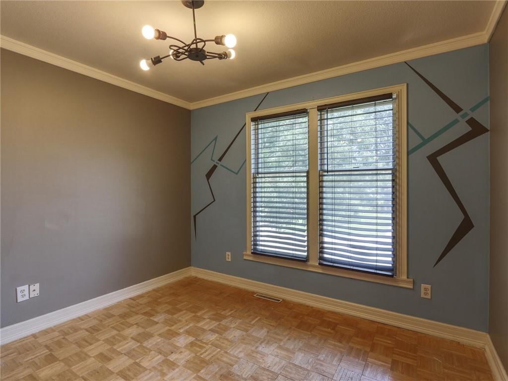 2400 S Park Avenue — photo 12