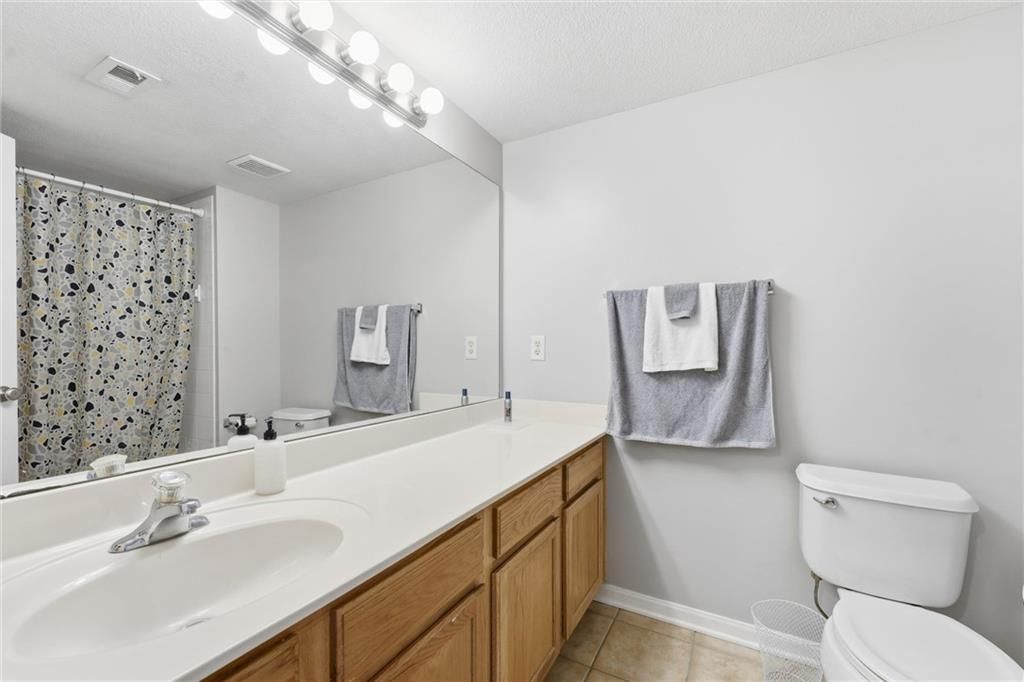 8030 N Drury Avenue — photo 20