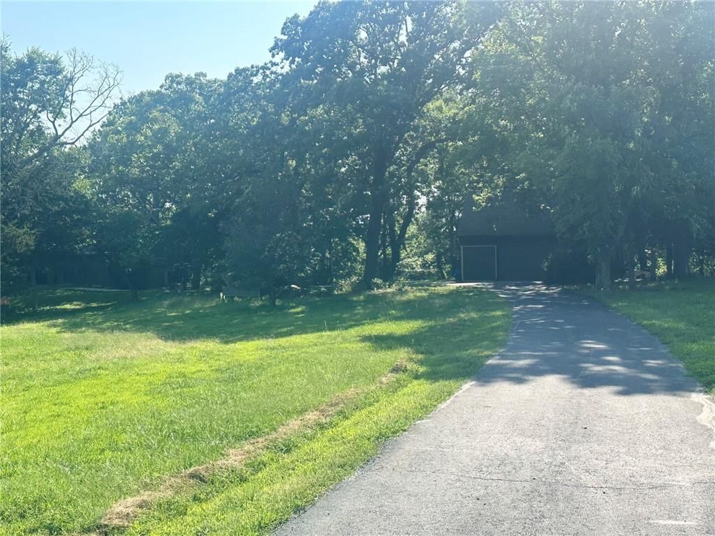 9000 Oak Country Lane — photo 3