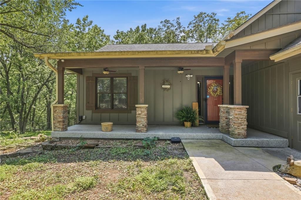9000 Oak Country Lane — photo 11