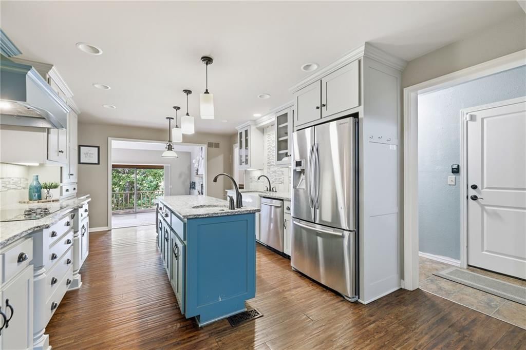 9000 Oak Country Lane — photo 14