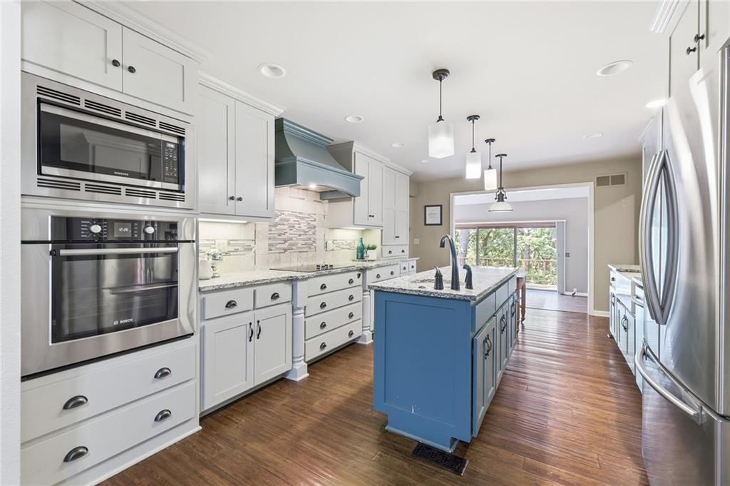 9000 Oak Country Lane — photo 15