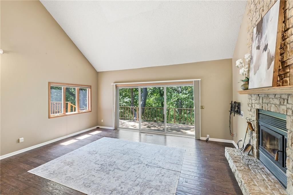 9000 Oak Country Lane — photo 19
