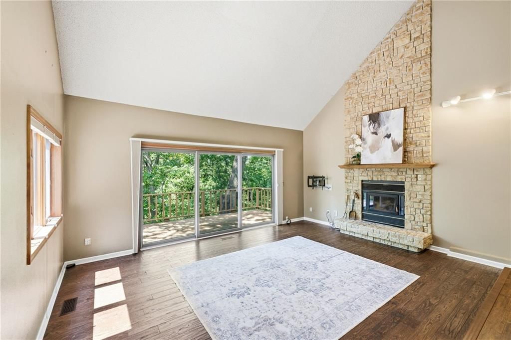 9000 Oak Country Lane — photo 20