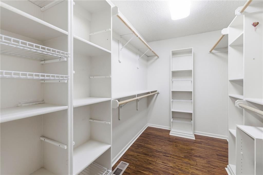 9000 Oak Country Lane — photo 27